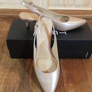 naturalizer peyton slingback